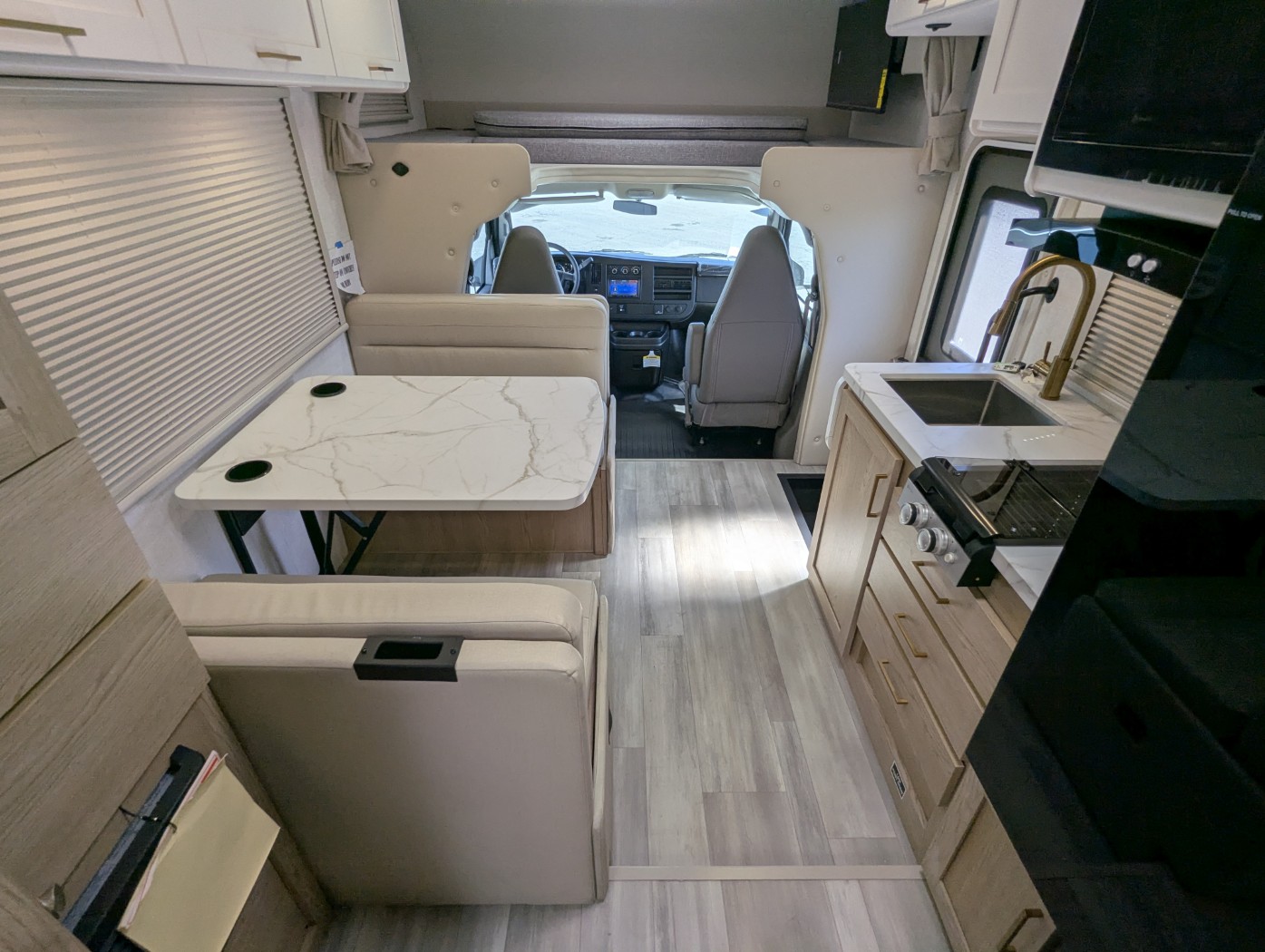 2027 Thor Motor Coach Four Winds 21Z - Image 28