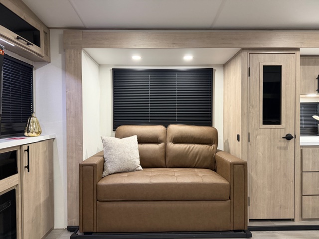 2026 Grand Design Imagine 3100RD - Image 17