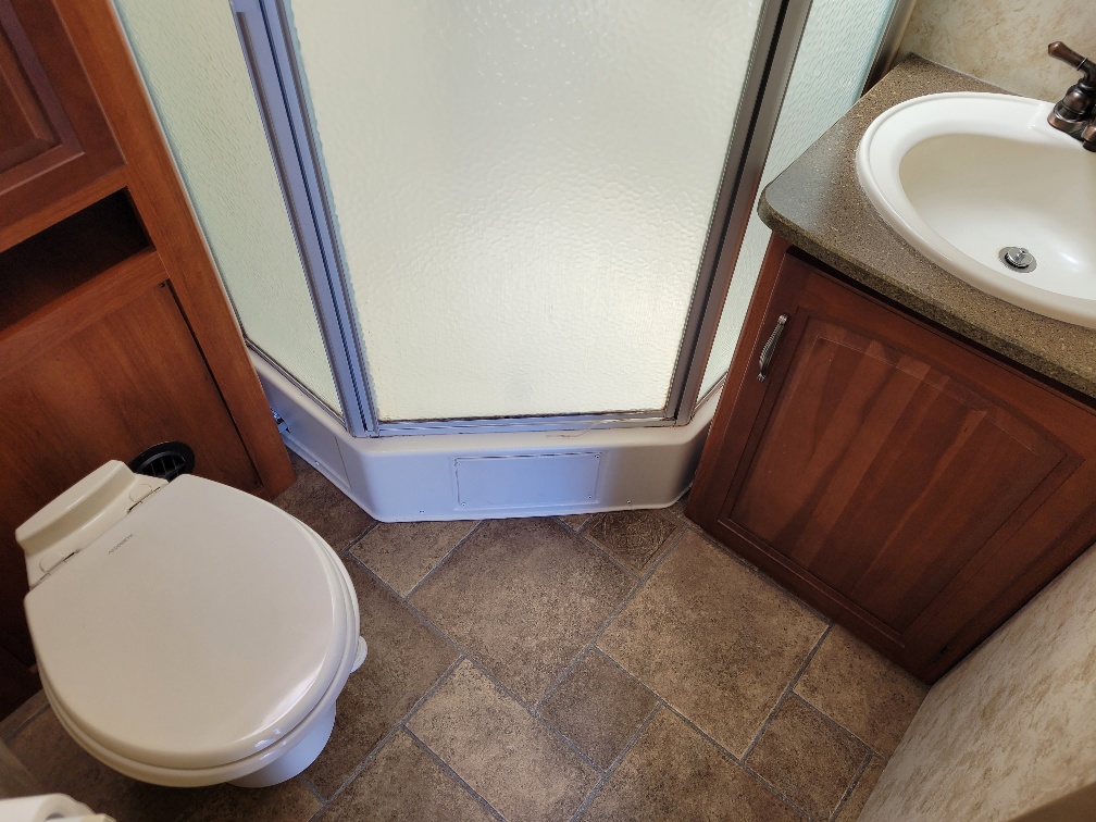 2012 Keystone Cougar XLite 30RKSWE - Image 10