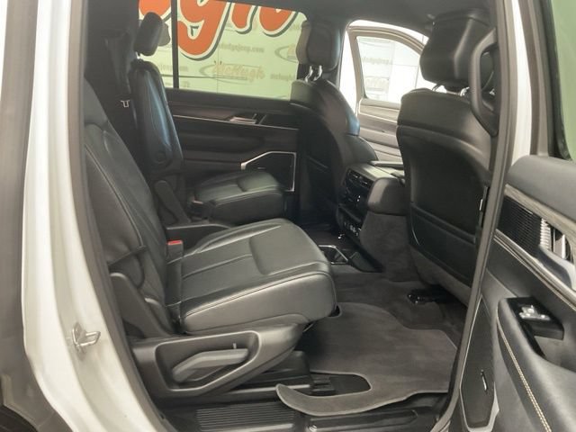 2024 Jeep Wagoneer Utility 4D Series III 4WD - Image 32