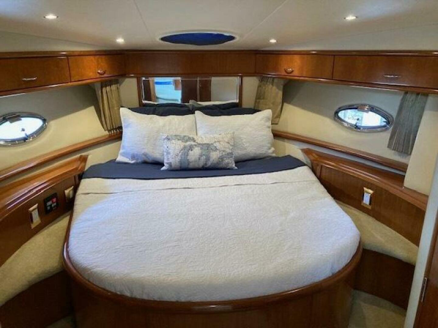 2003 Carver 396 Aft Cabin MY - Image 6