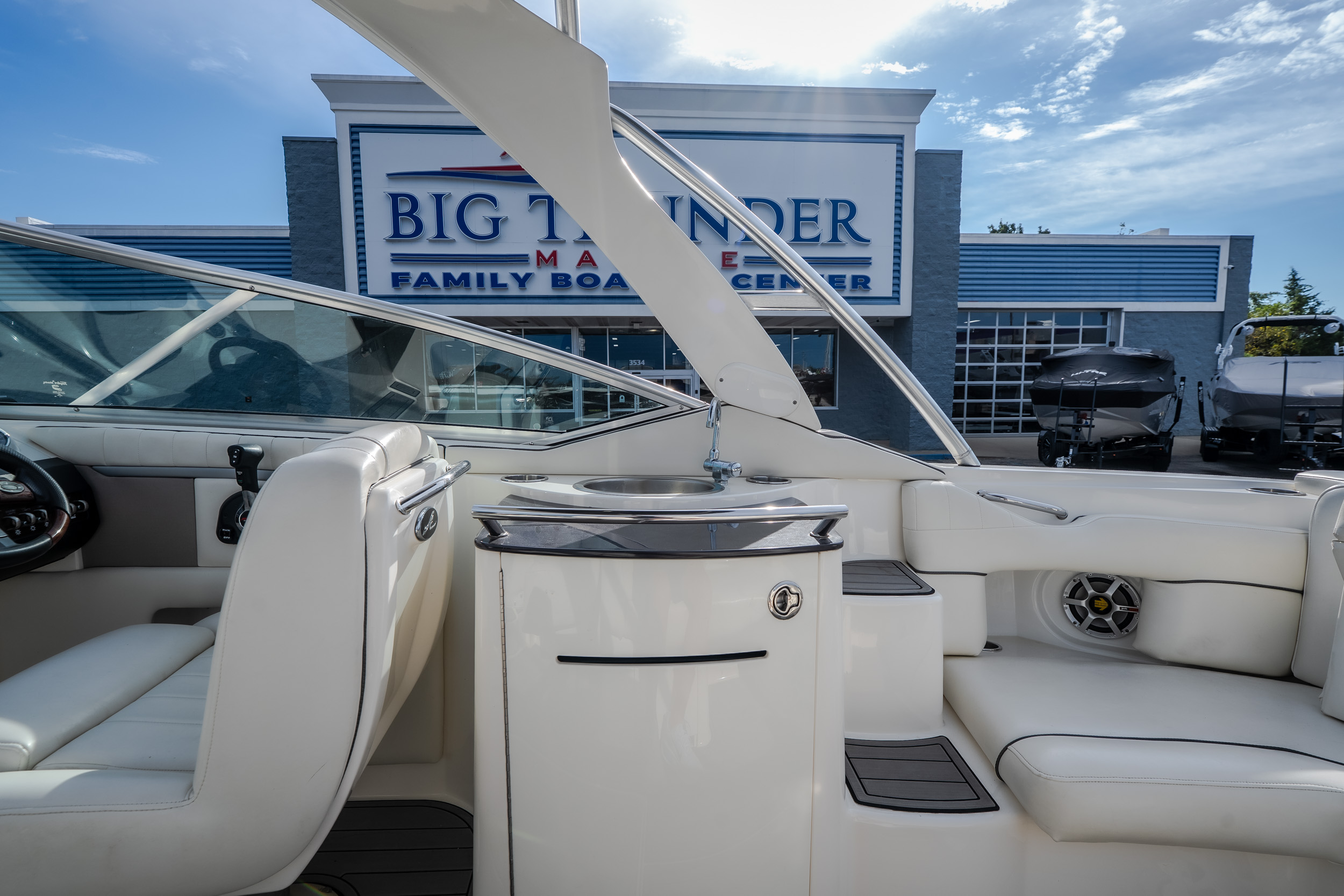 2006 Sea Ray 270 SLX - Image 17