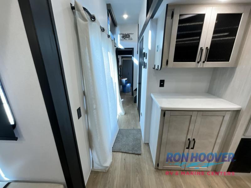 2026 PALOMINO 402LFT - Image 23
