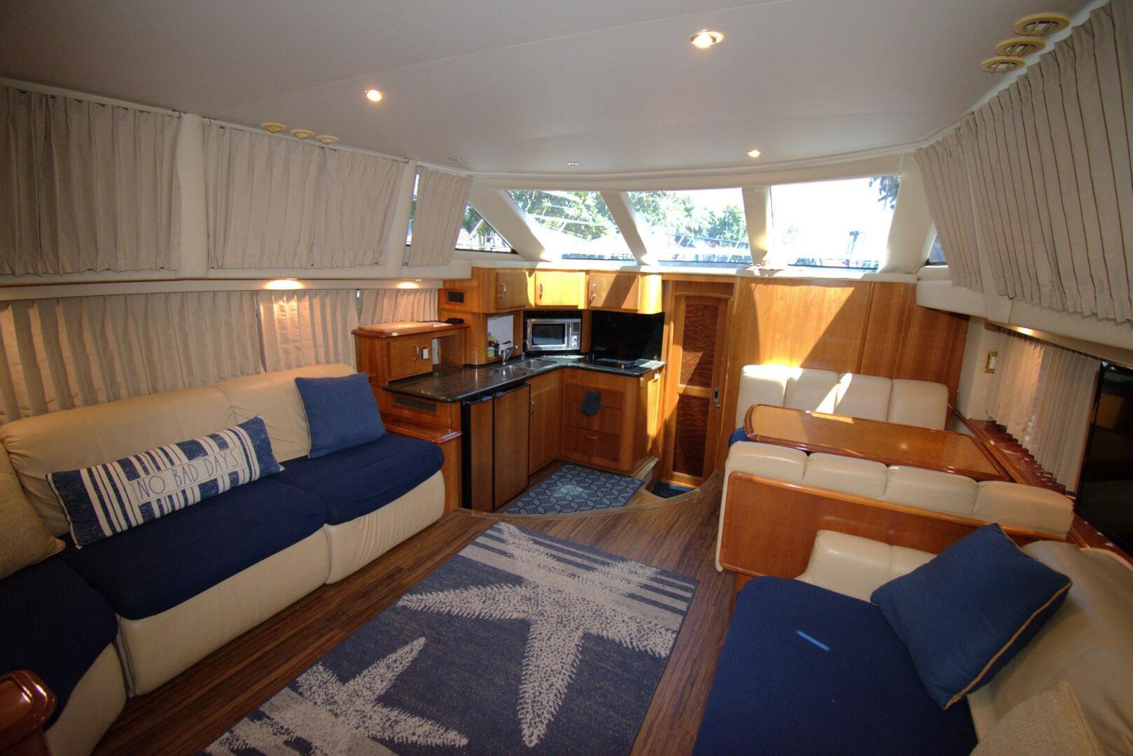 2005 Carver 444 Cockpit Motor Yacht - Image 22