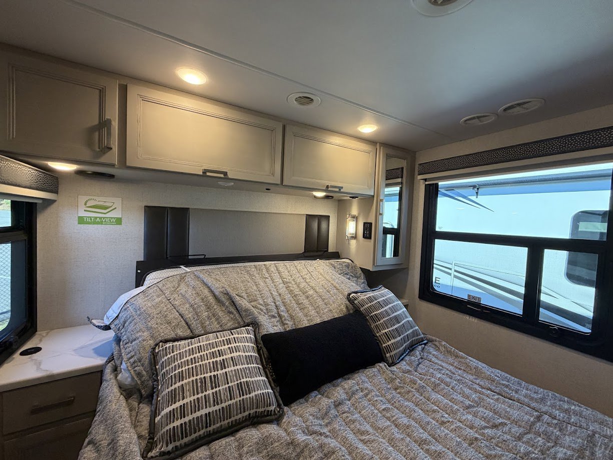2026 THOR MOTOR COACH PALAZZO 33.5 - Image 56