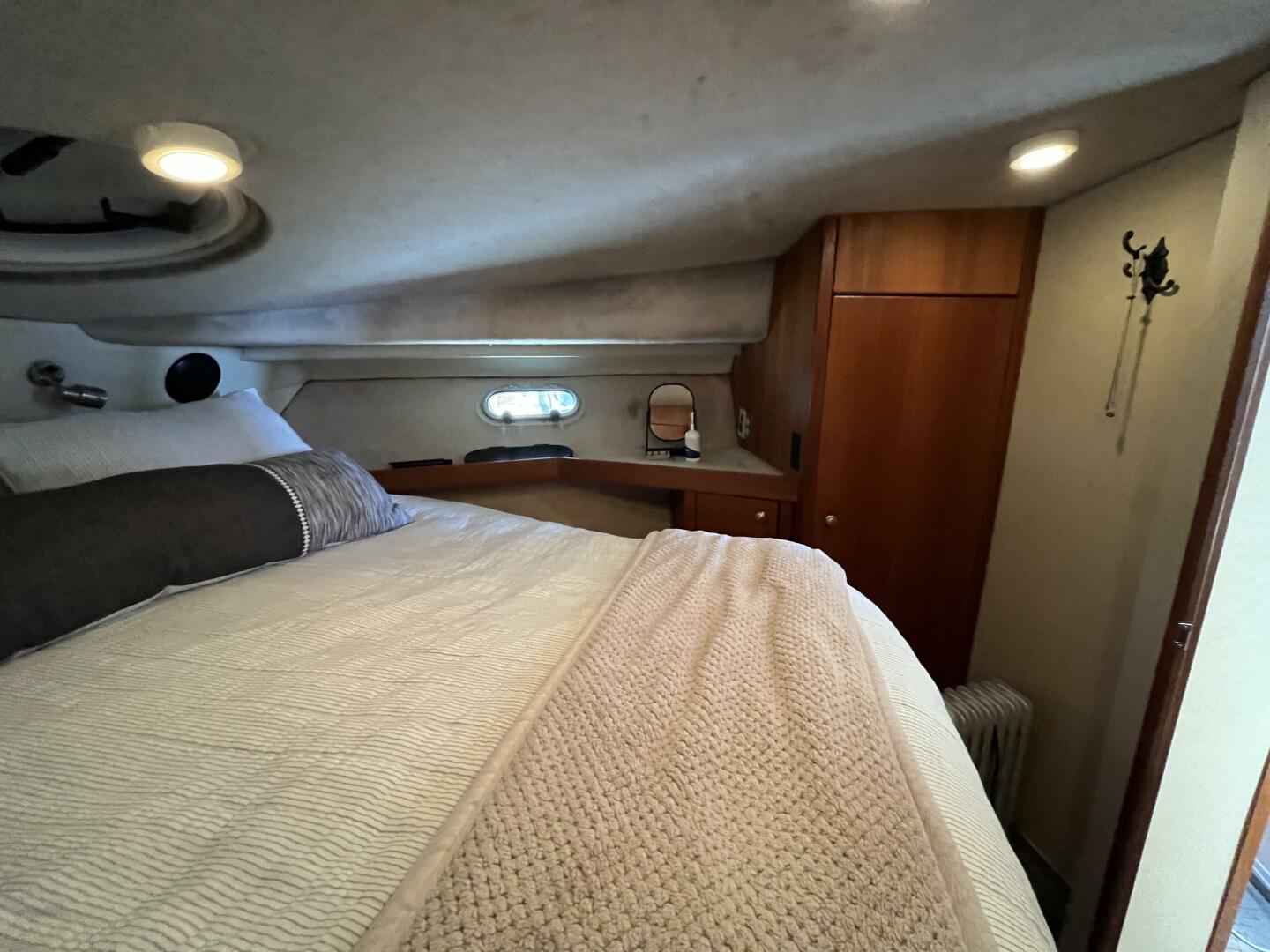1996 Bayliner 3788 Command Bridge - Image 37