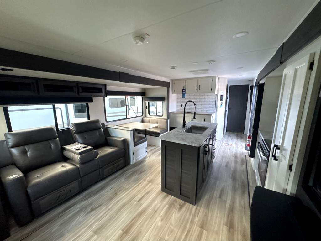 2026 VENTURE RV SPORTTREK 312VIK - Image 13