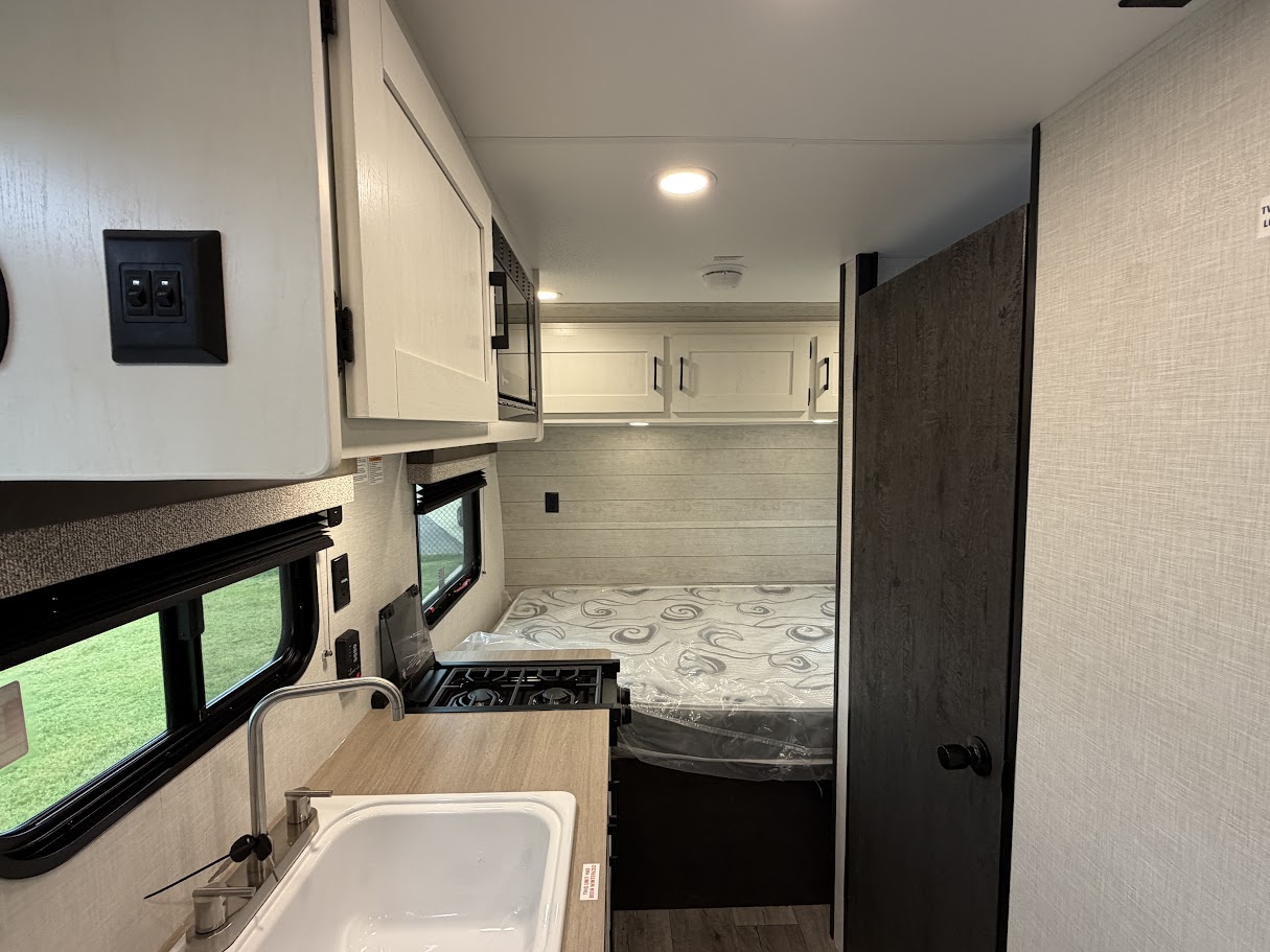 2026 VENTURE RV SIENNA 140VFD - Image 23