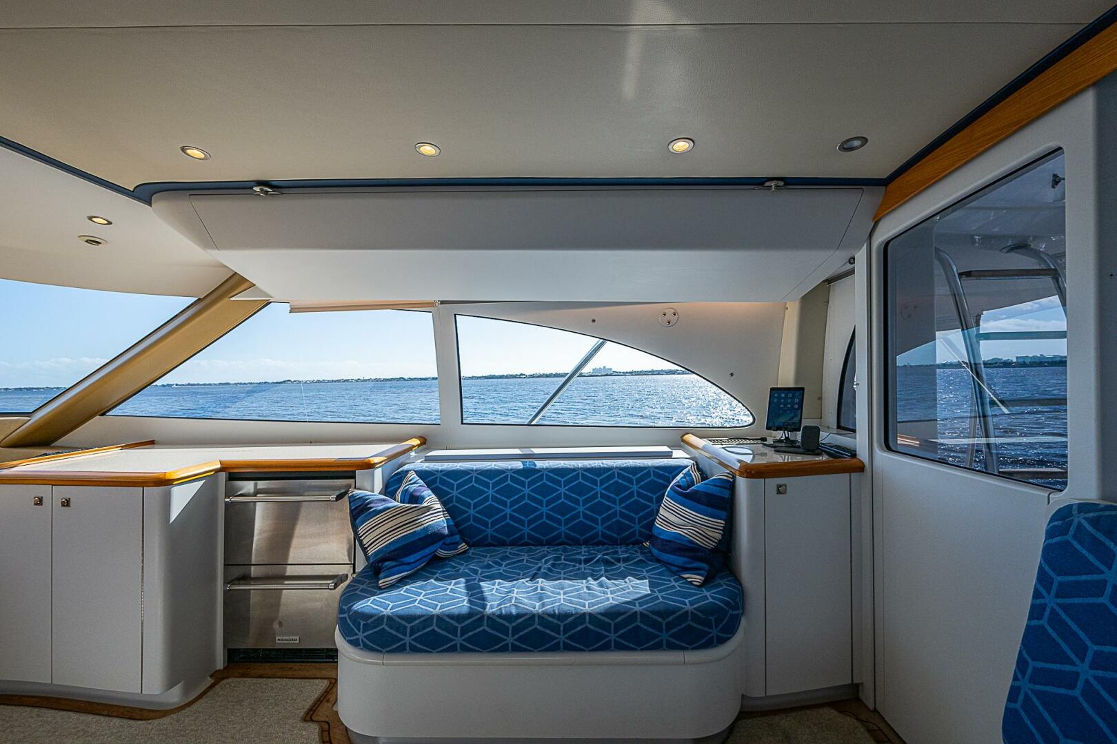 2017 F&S Cusotm Express Sportfish - Image 41