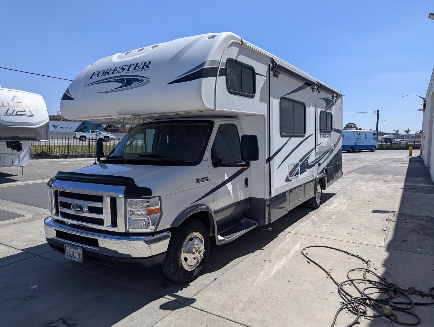 2018 Forest River Forester 2421MS - Image 4