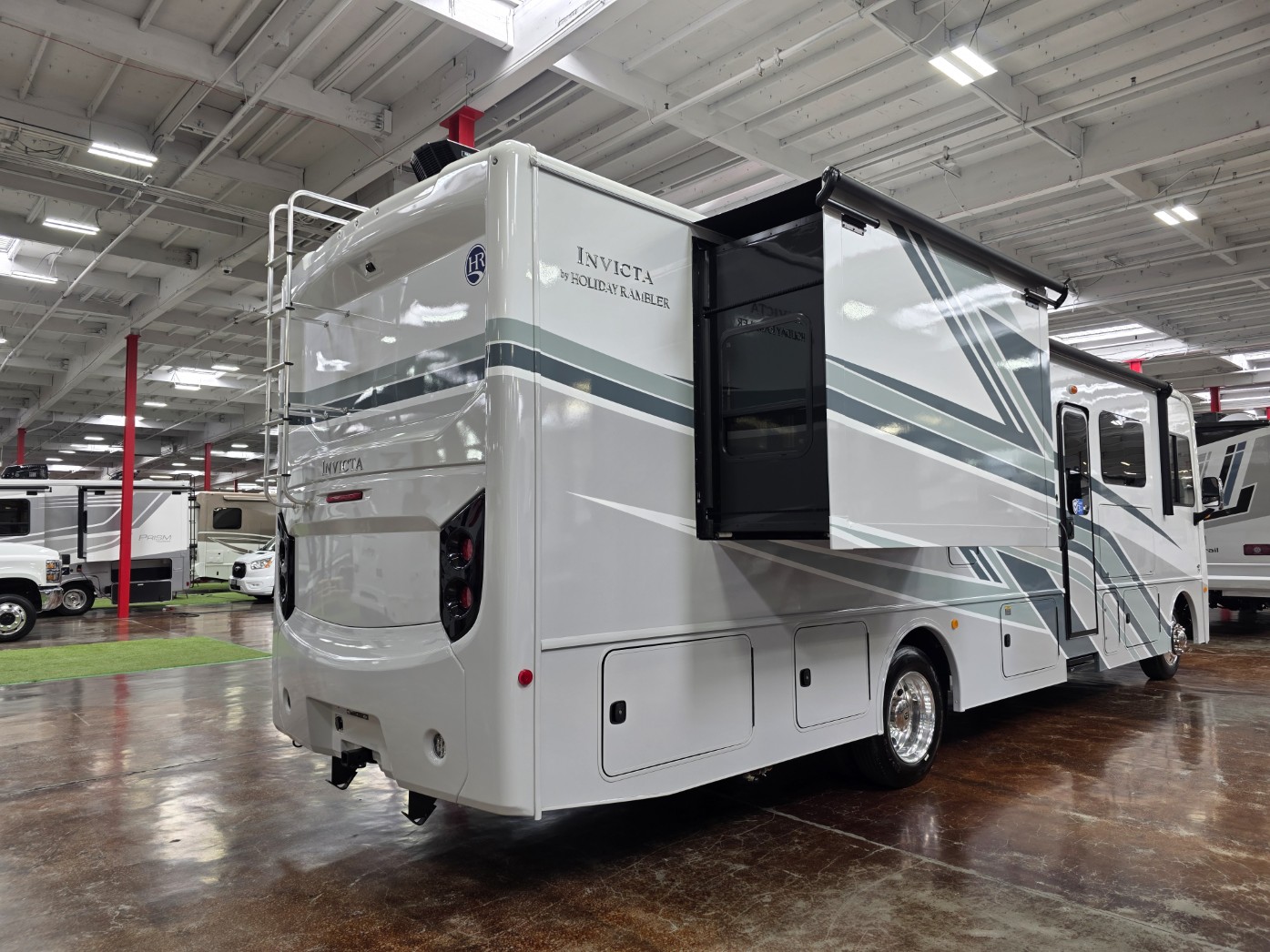 2026 Holiday Rambler Invicta 33HB - Image 5