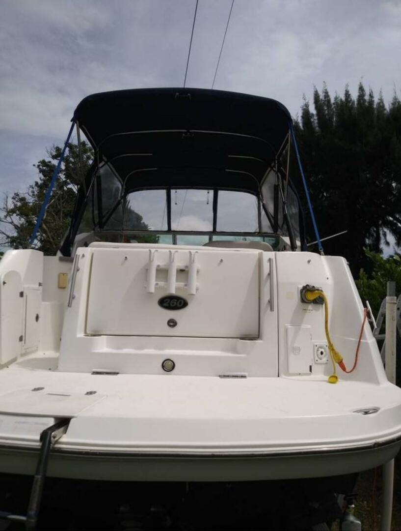 2009 Rinker 280 Express Cruiser - Image 4