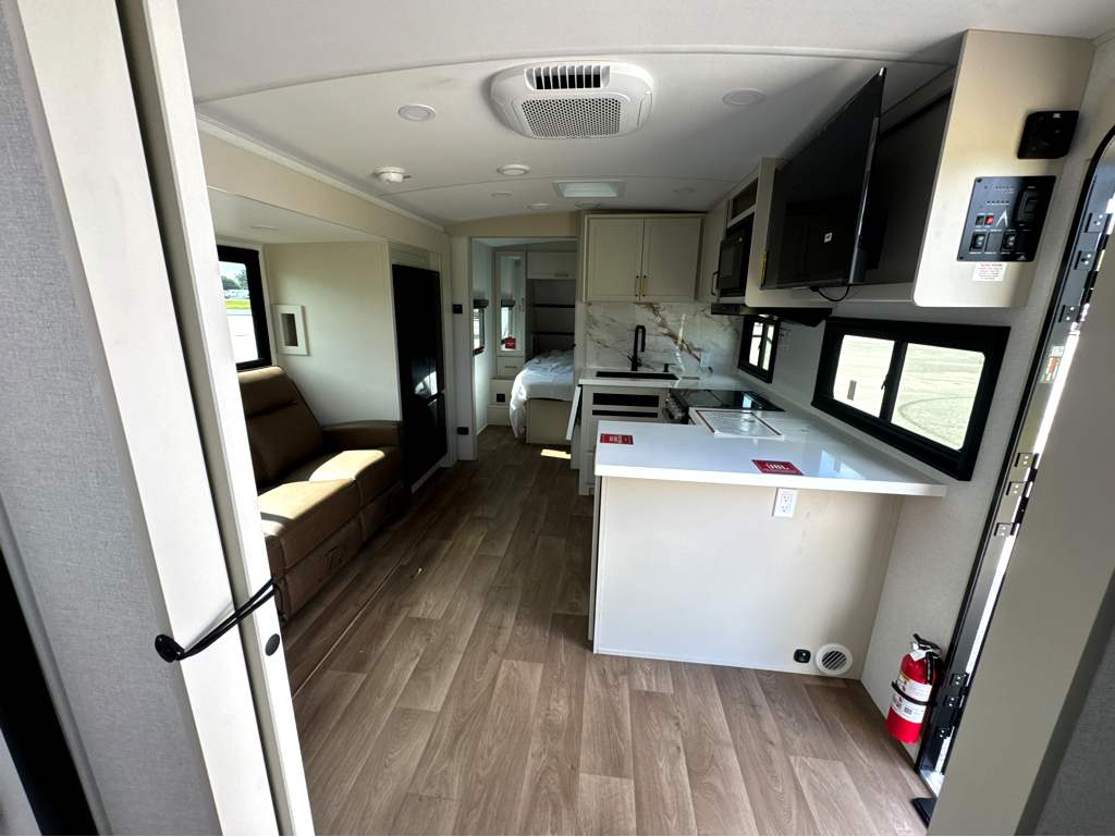 2027 GRAND DESIGN IMAGINE 2300MK - Image 21