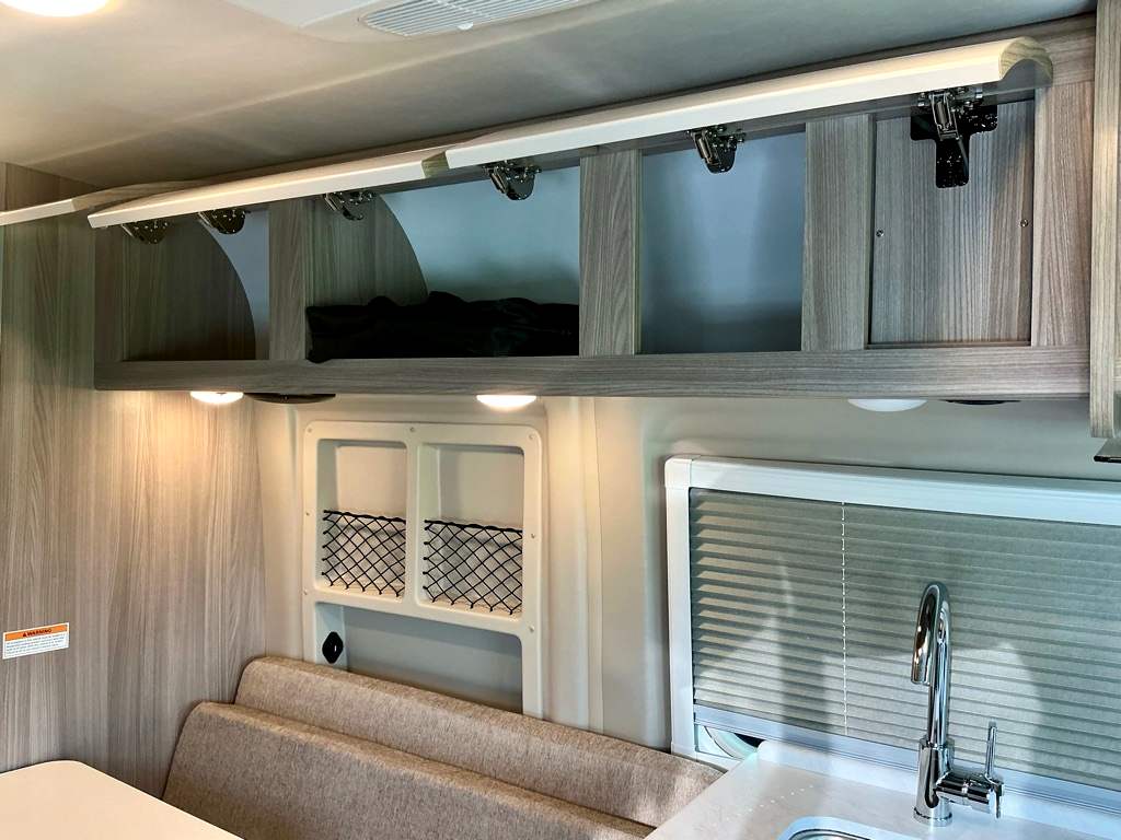 2025 THOR MOTORCOACH 18G - Image 15