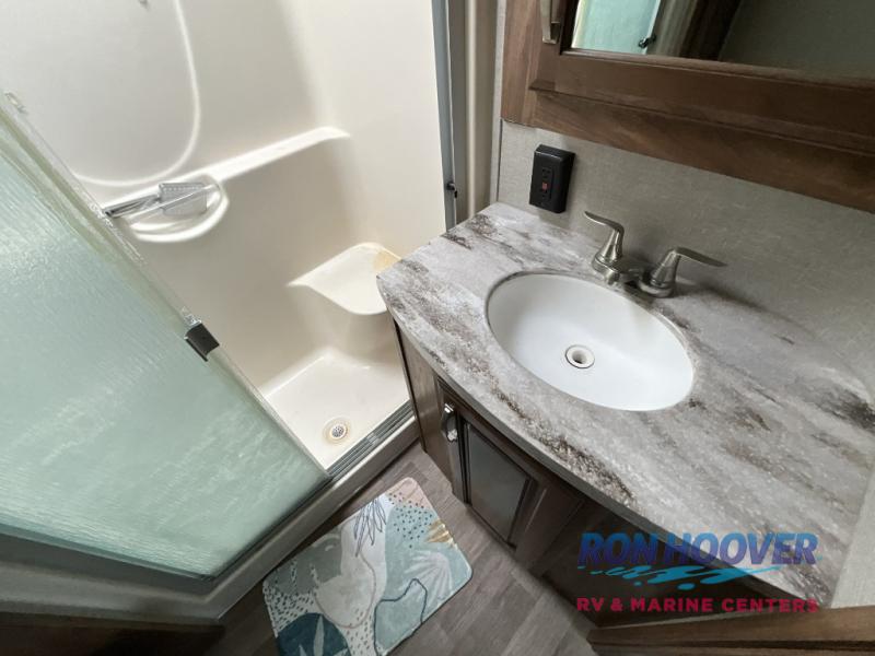 2018 KEYSTONE 3950BR - Image 14