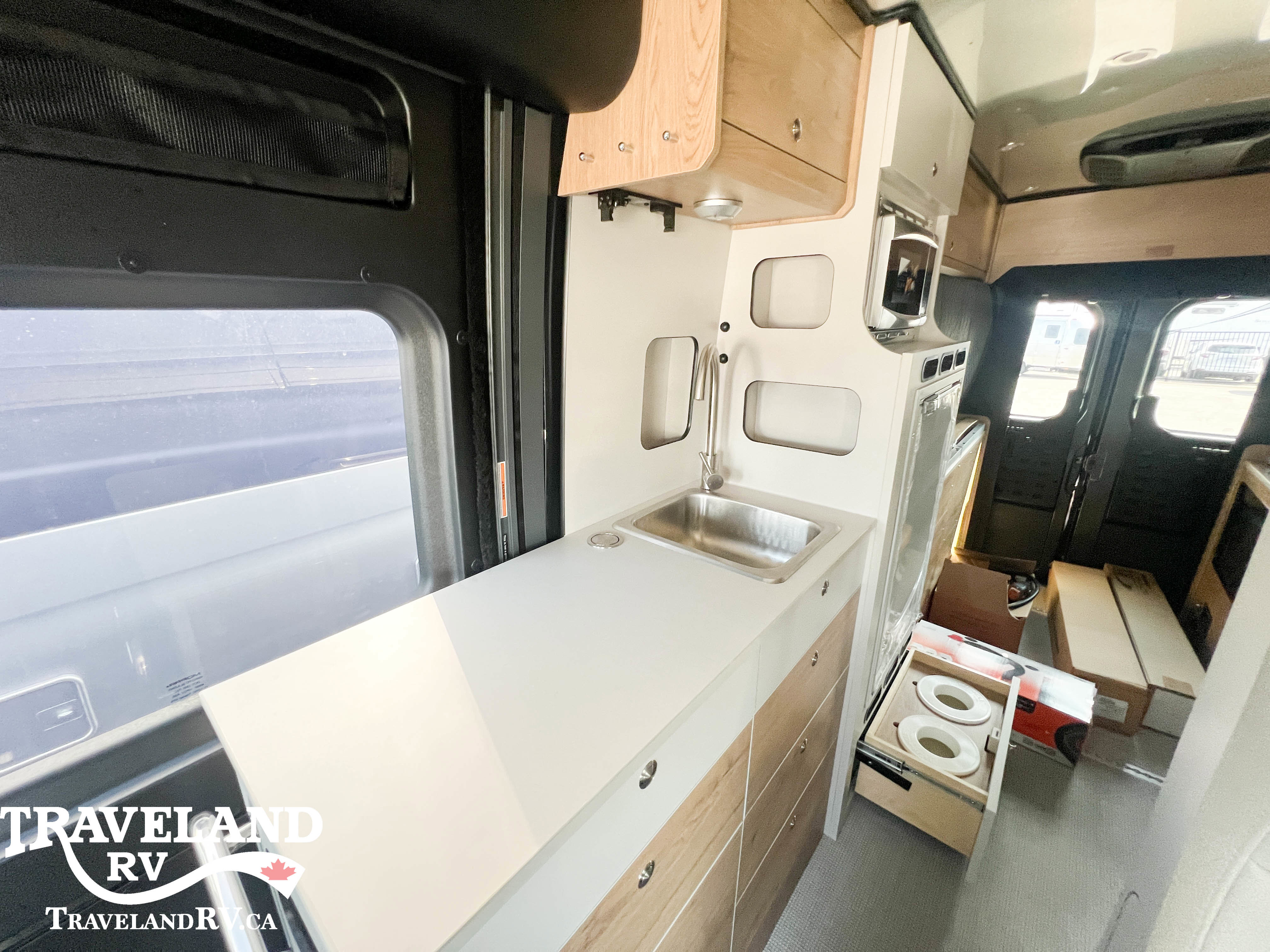2026 Airstream Rangeline Base - Image 10