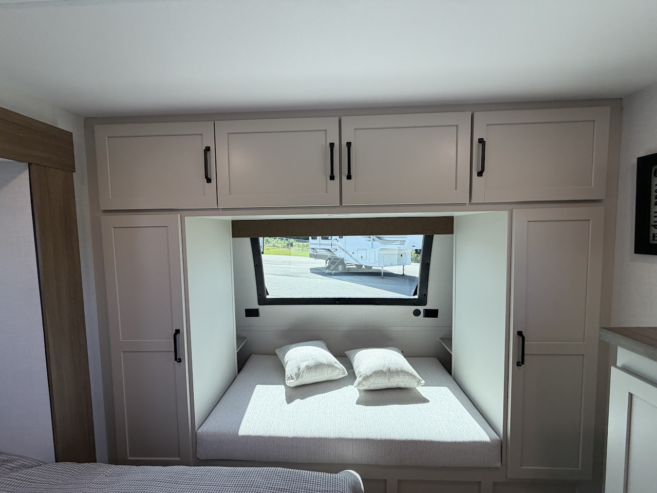 2027 VENTURE RV SPORTTREK 343VIB - Image 57