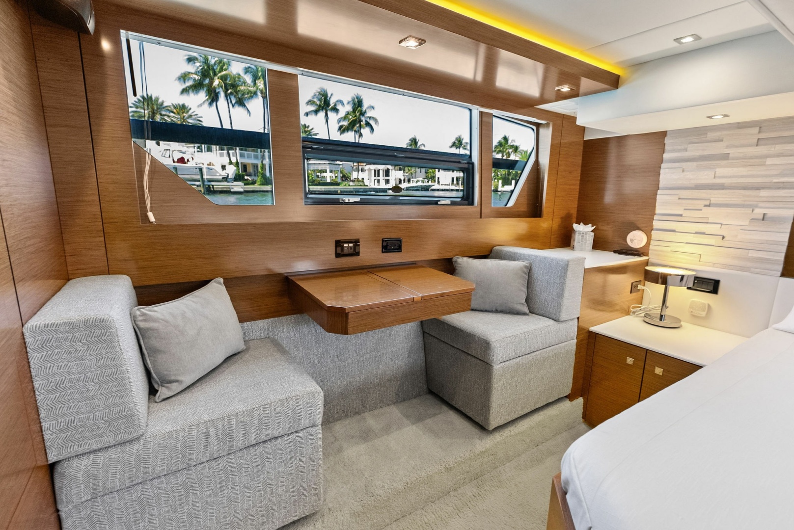 2019 Cruisers Yachts 54 Cantius - Image 48
