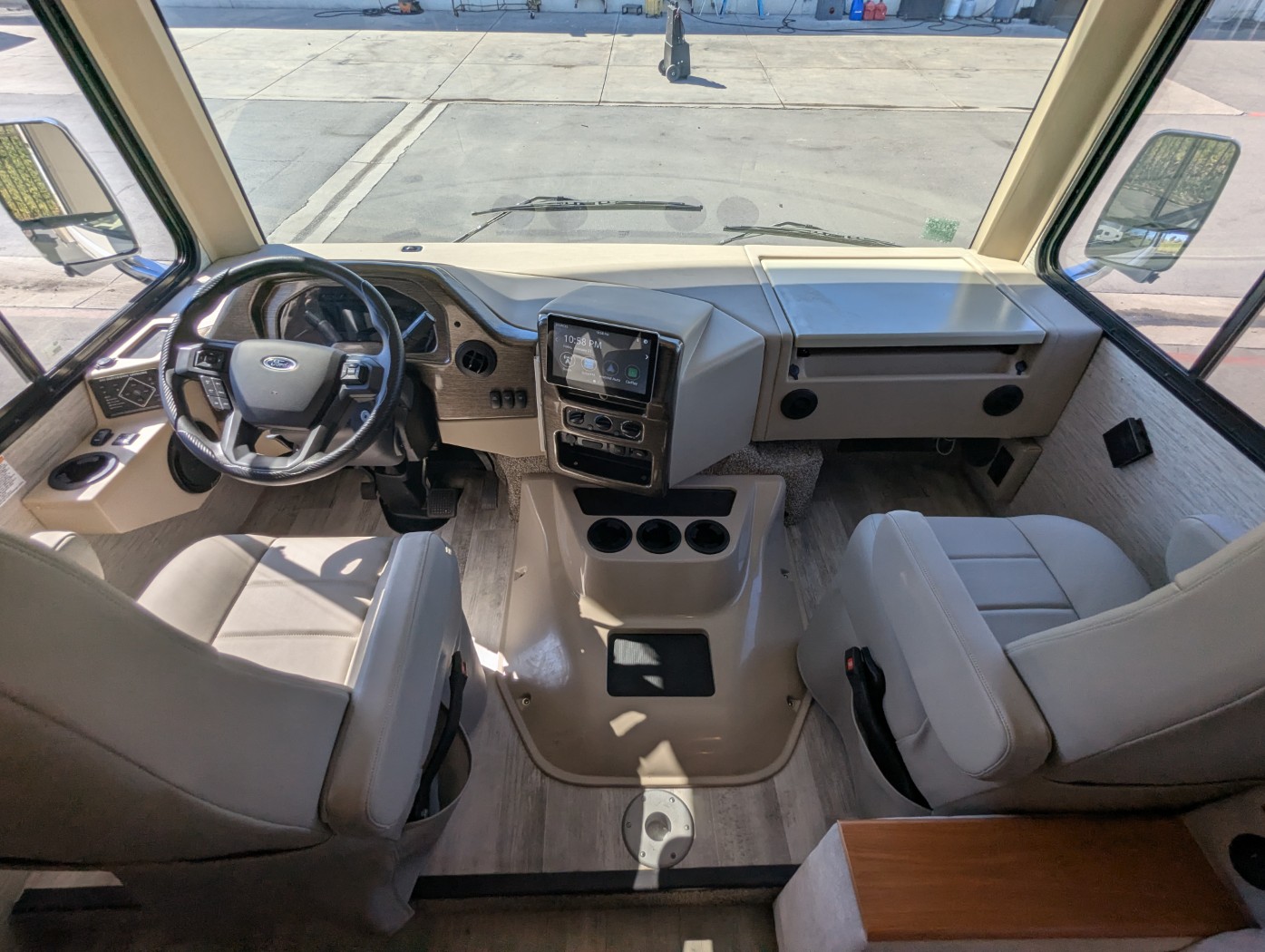 2021 Thor Motor Coach Freedom Traveler A30 - Image 7