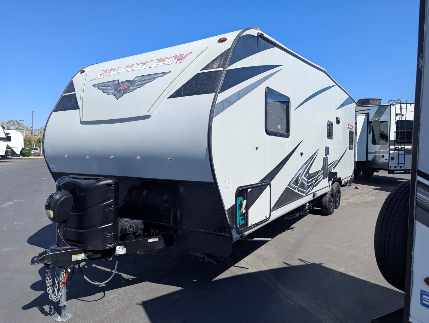 2021 PACIFIC COACHWORKS BLAZEN 2614 - Image 3