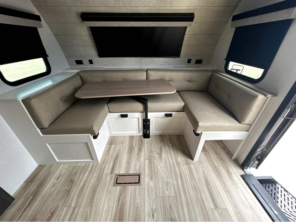 2027 VENTURE RV STRATUS 282VFD - Image 10