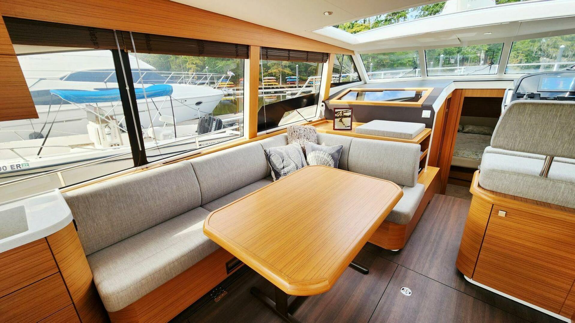 2022 Greenline 40 Hybrid - Image 23