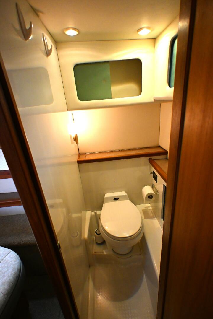 1996 Bayliner 4087 Aft Cabin Motoryacht - Image 45