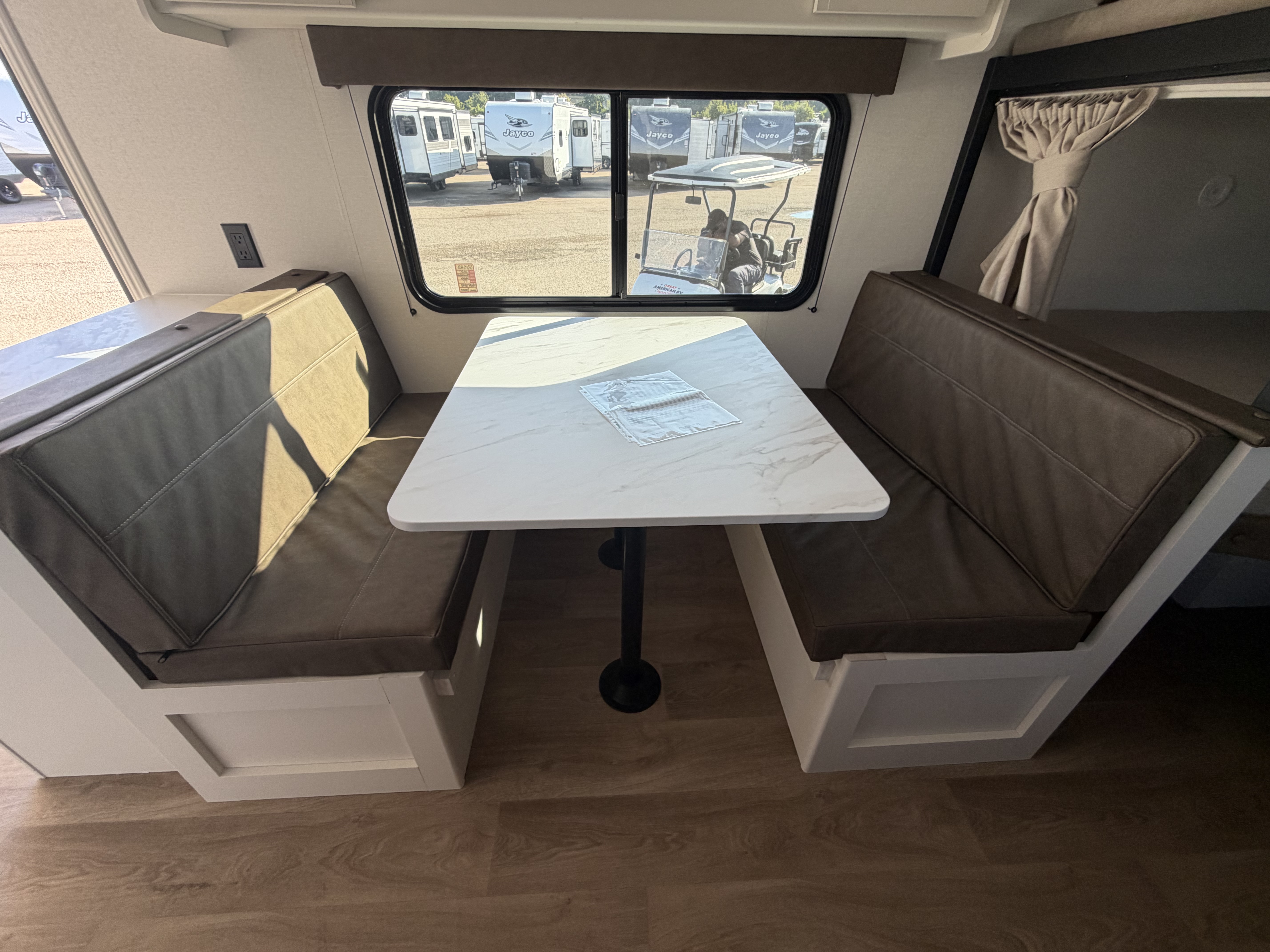 2027 GRAND DESIGN TRANSCEND 24BHX - Image 24