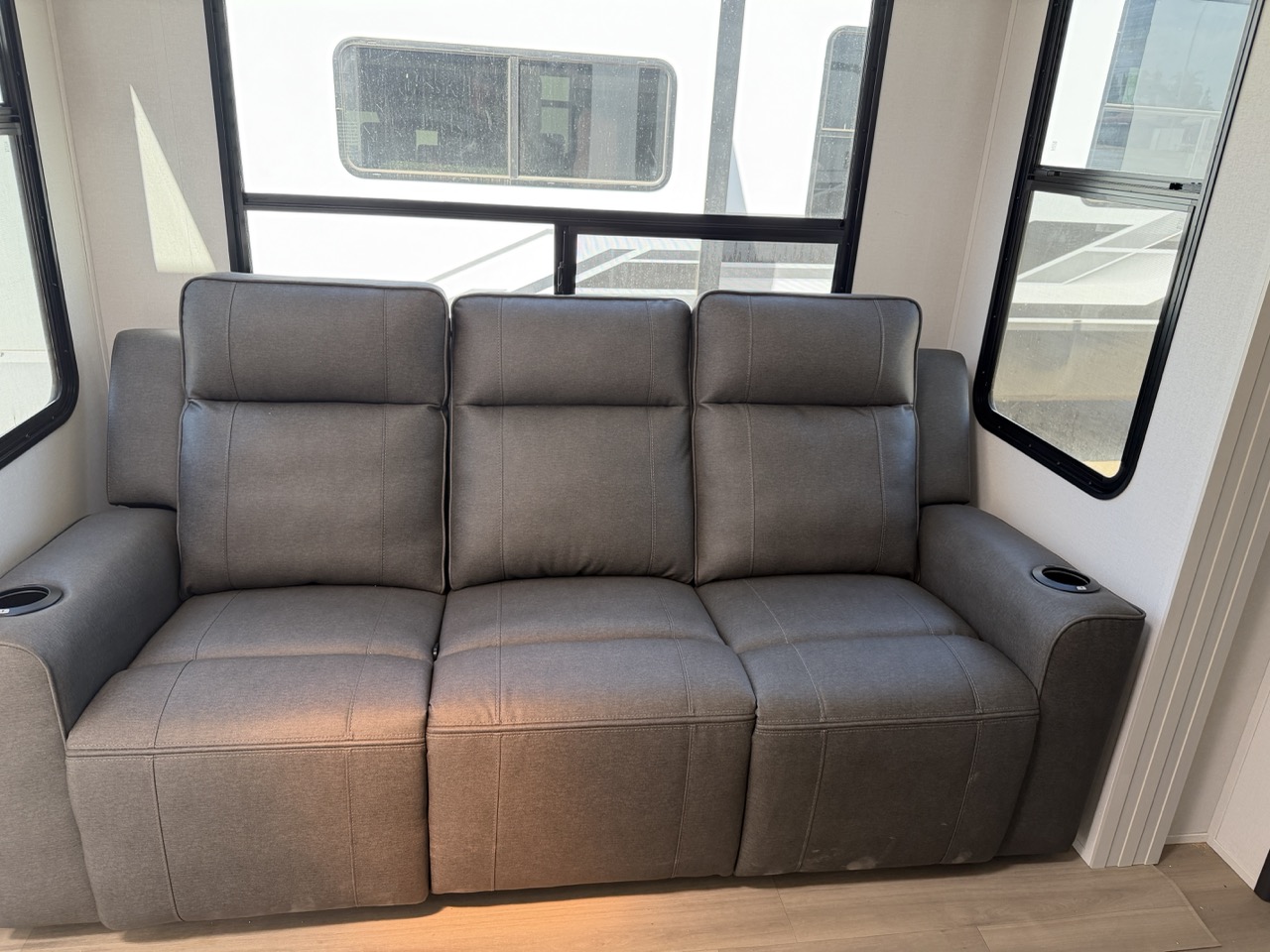 2027 Grand Design Momentum G-Class 350G - Image 6
