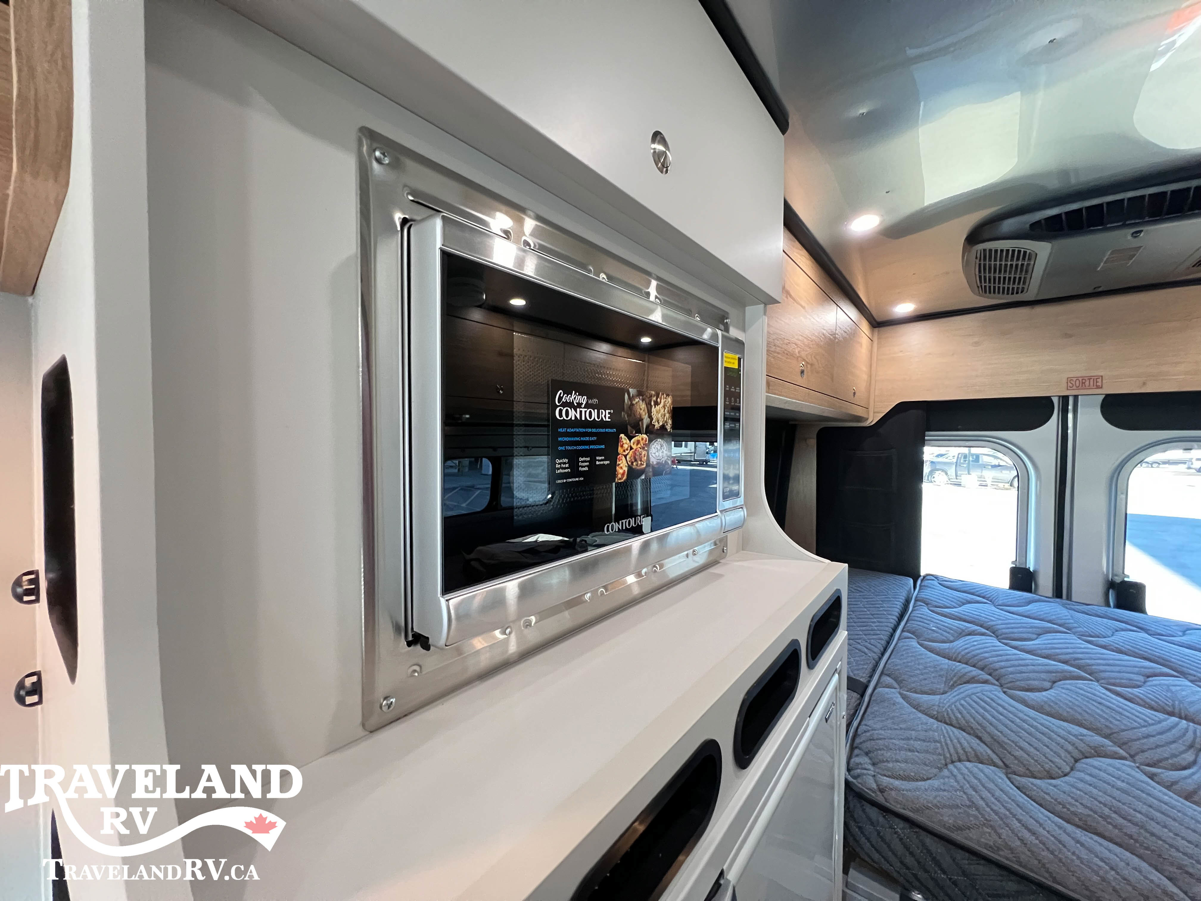 2025 Airstream Rangeline Base - Image 16