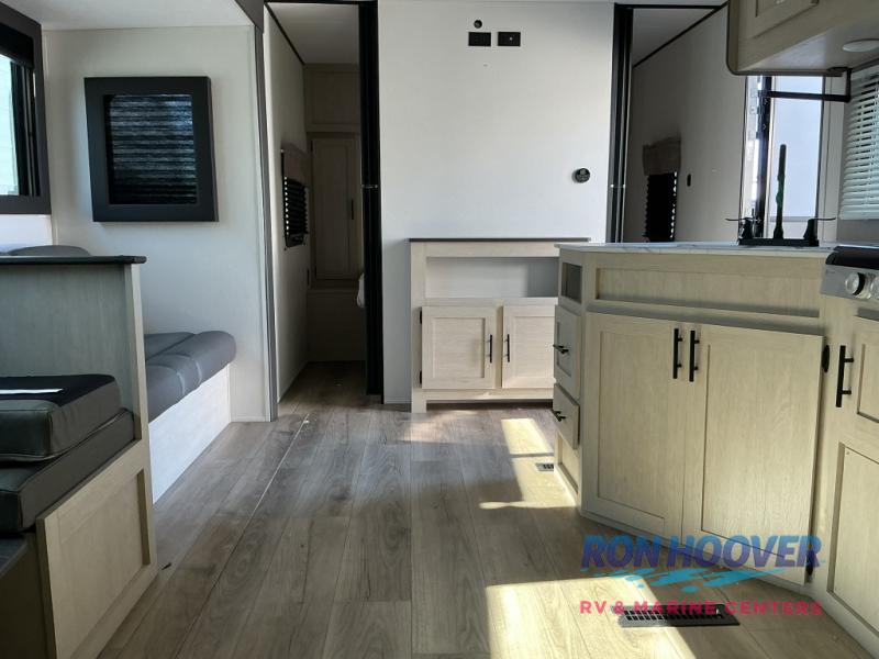 2026 COACHMEN 5320BEDS - Image 8