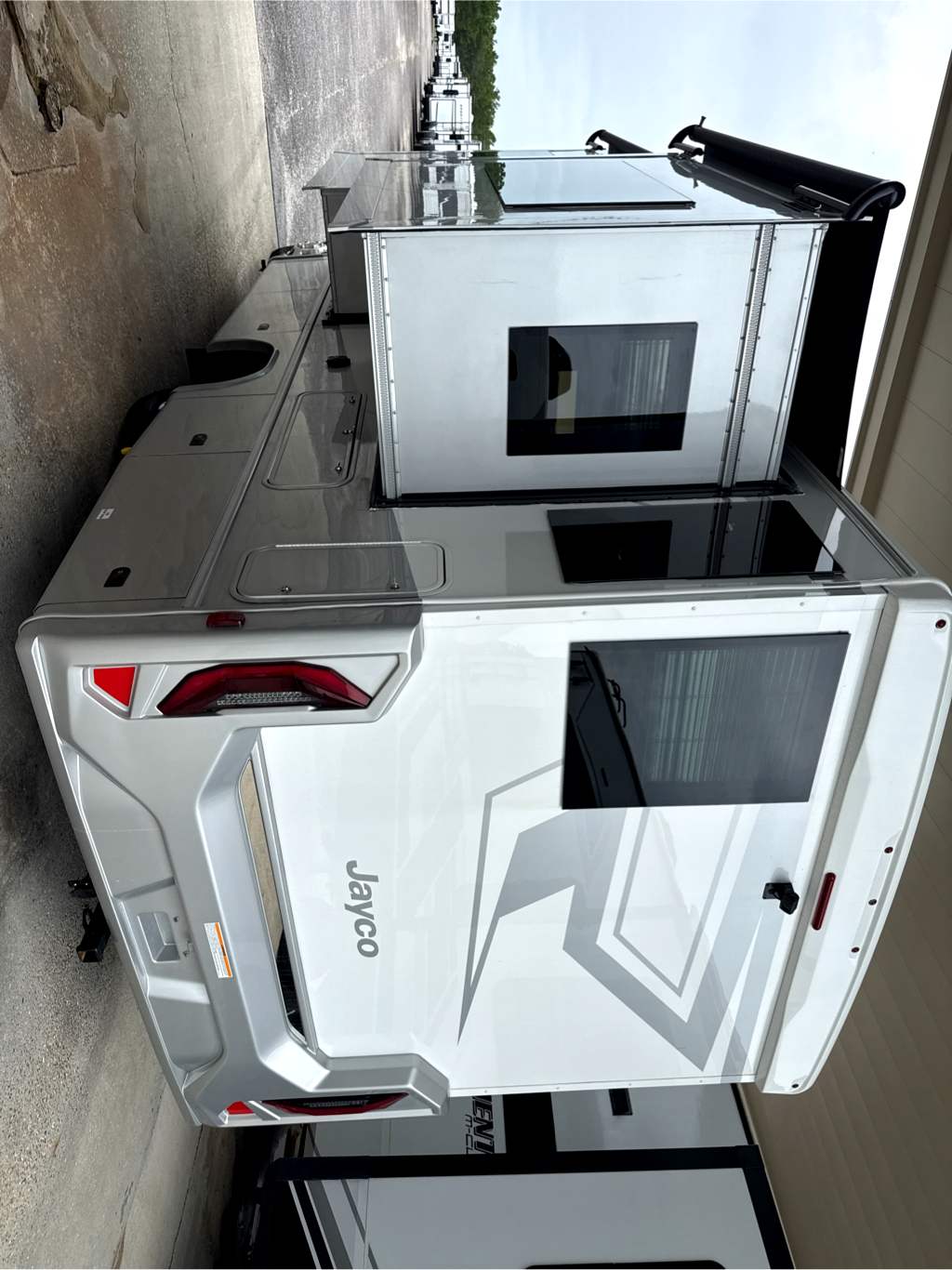 2027 JAYCO MELBOURNE PRESTIGE 25LP - Image 3