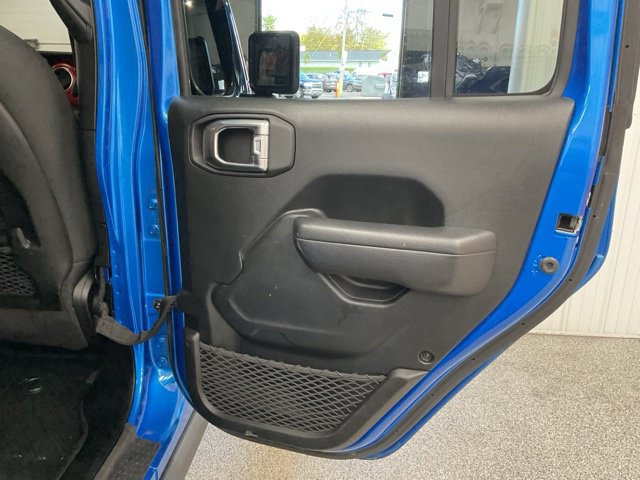 2022 Jeep Gladiator Crew Cab Rubicon 4WD - Image 23