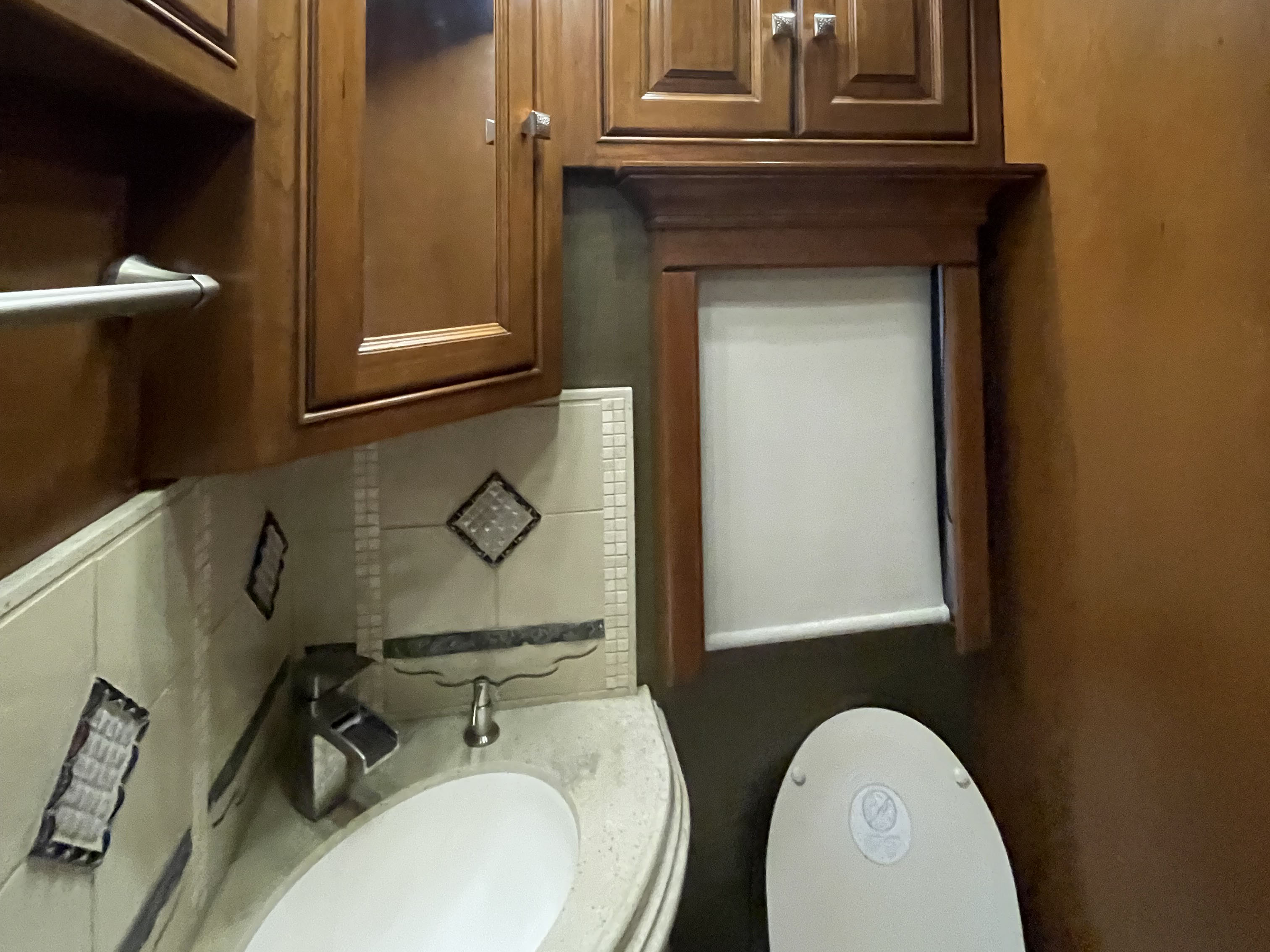 2013 TIFFIN ZEPHYR 45LZ - Image 16