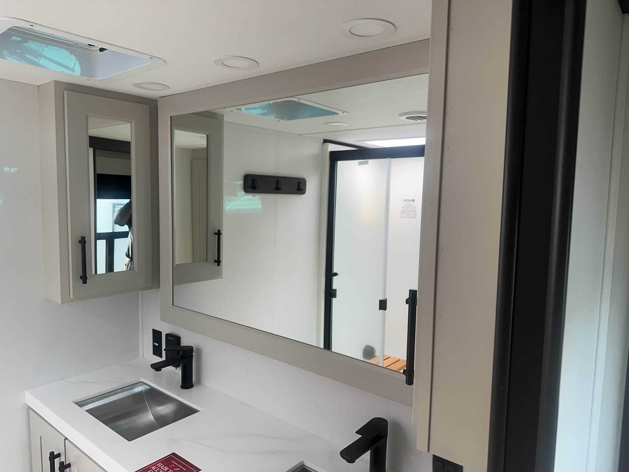 2026 GRAND DESIGN SOLITUDE 390RK - Image 27