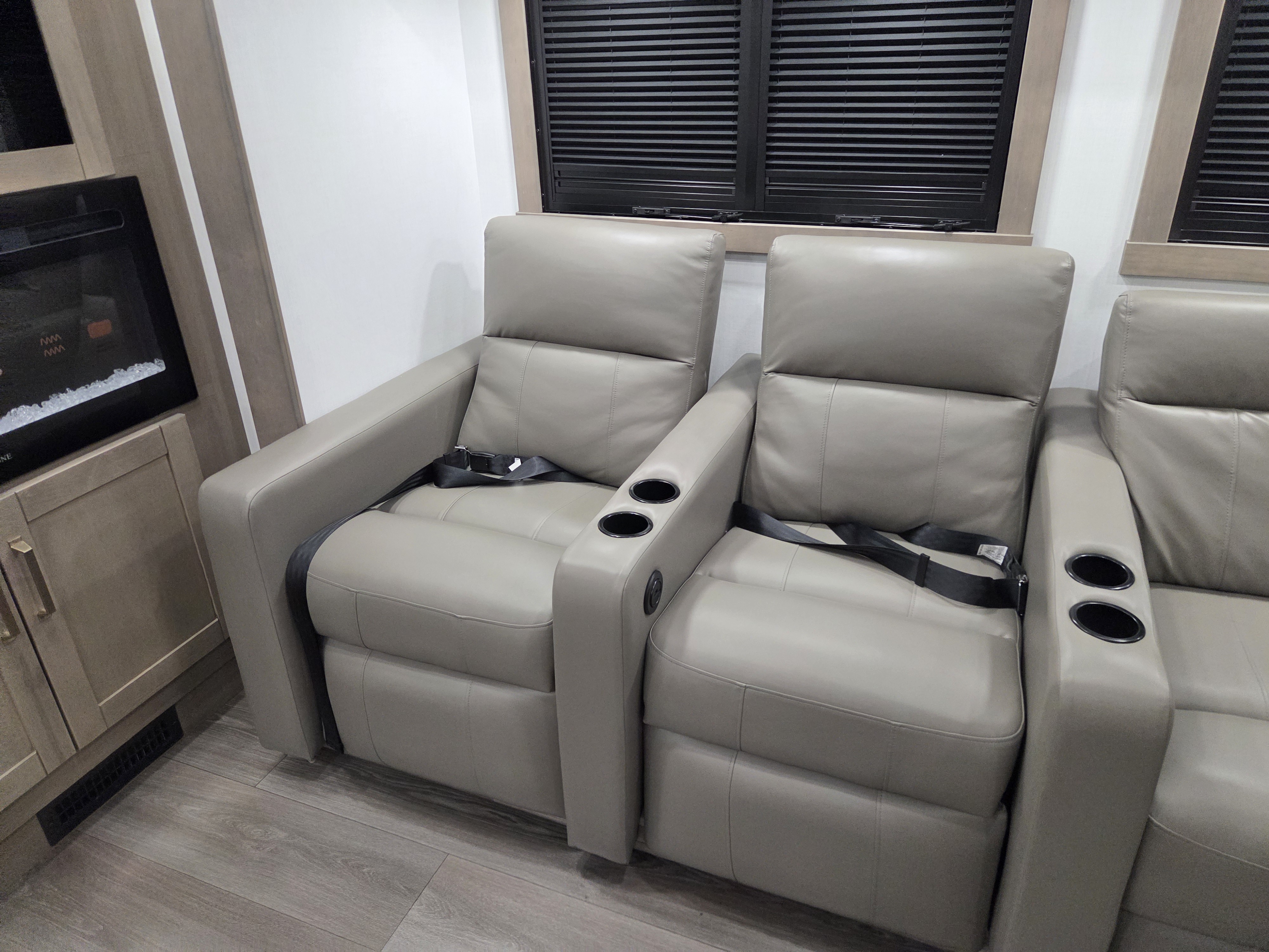 2027 Jayco Precept 36C - Image 7