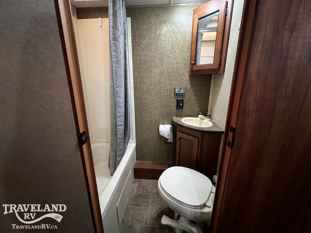 2015 Heartland Trail Runner TR 25 RL - Image 20