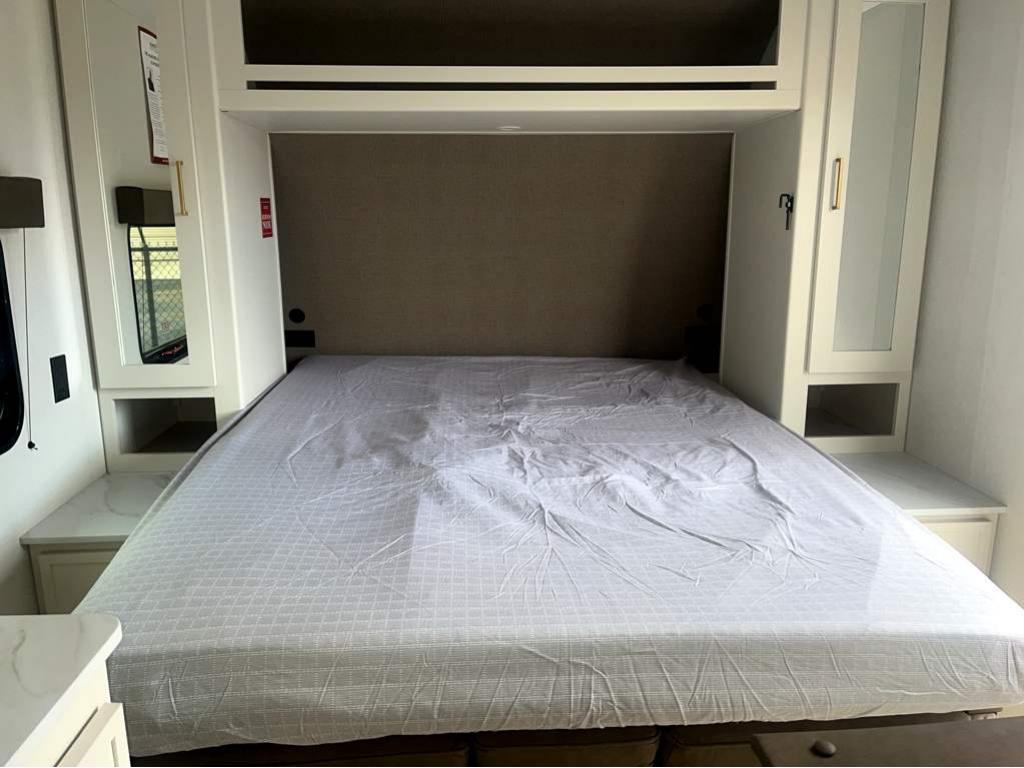 2026 GRAND DESIGN TRANSCEND 151RB - Image 12