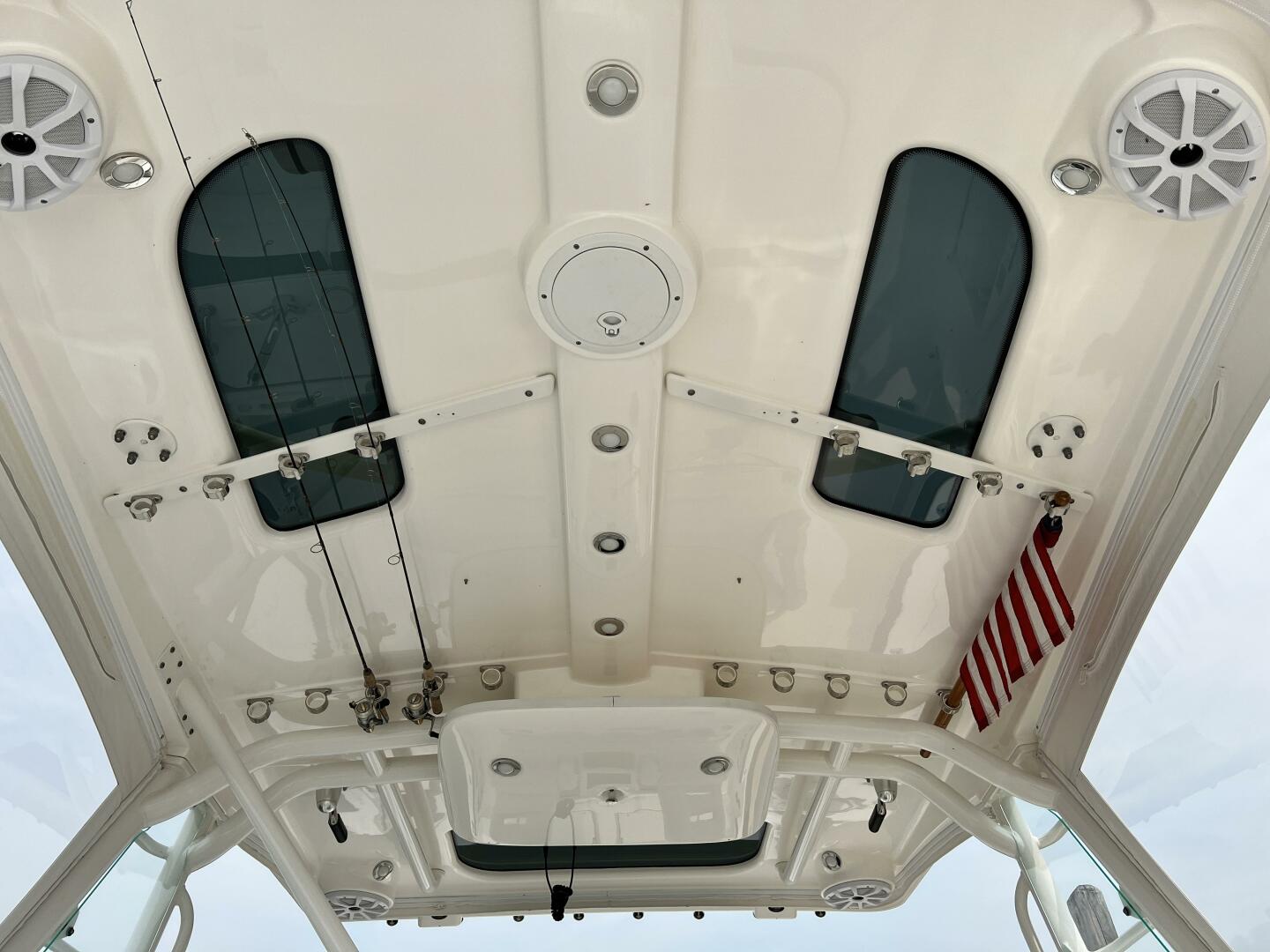 2012 Everglades 350 LX - Image 24