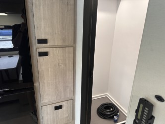 2027 GRAND DESIGN LINEAGE SERIESE 30DC - Image 9