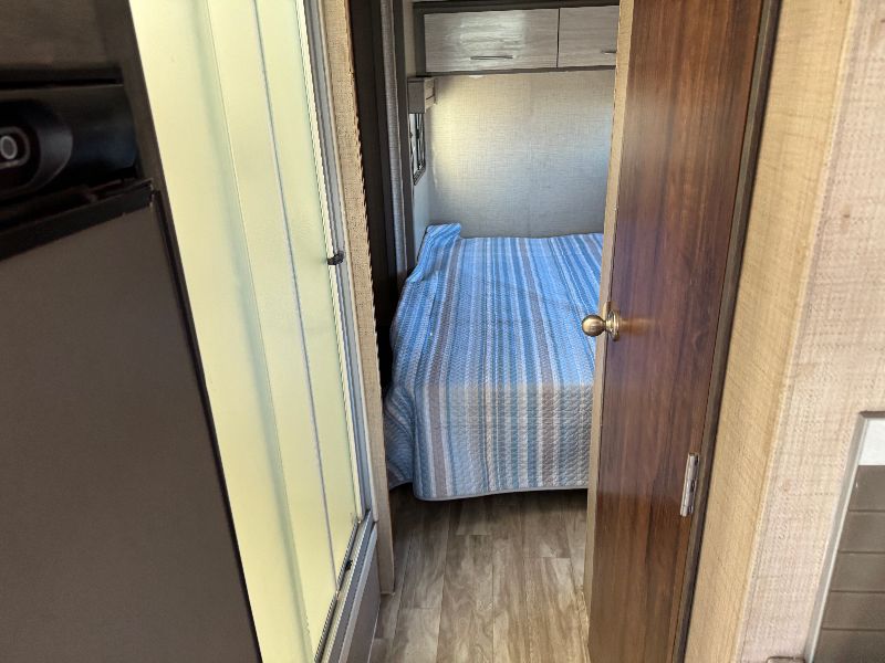 2019 Thor Motor Coach Compass 24SX - Image 9