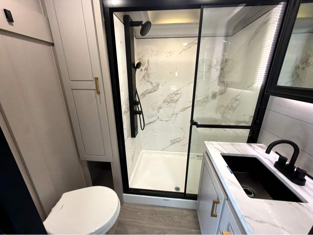 2027 JAYCO NORTH POINT 375TBDB - Image 23