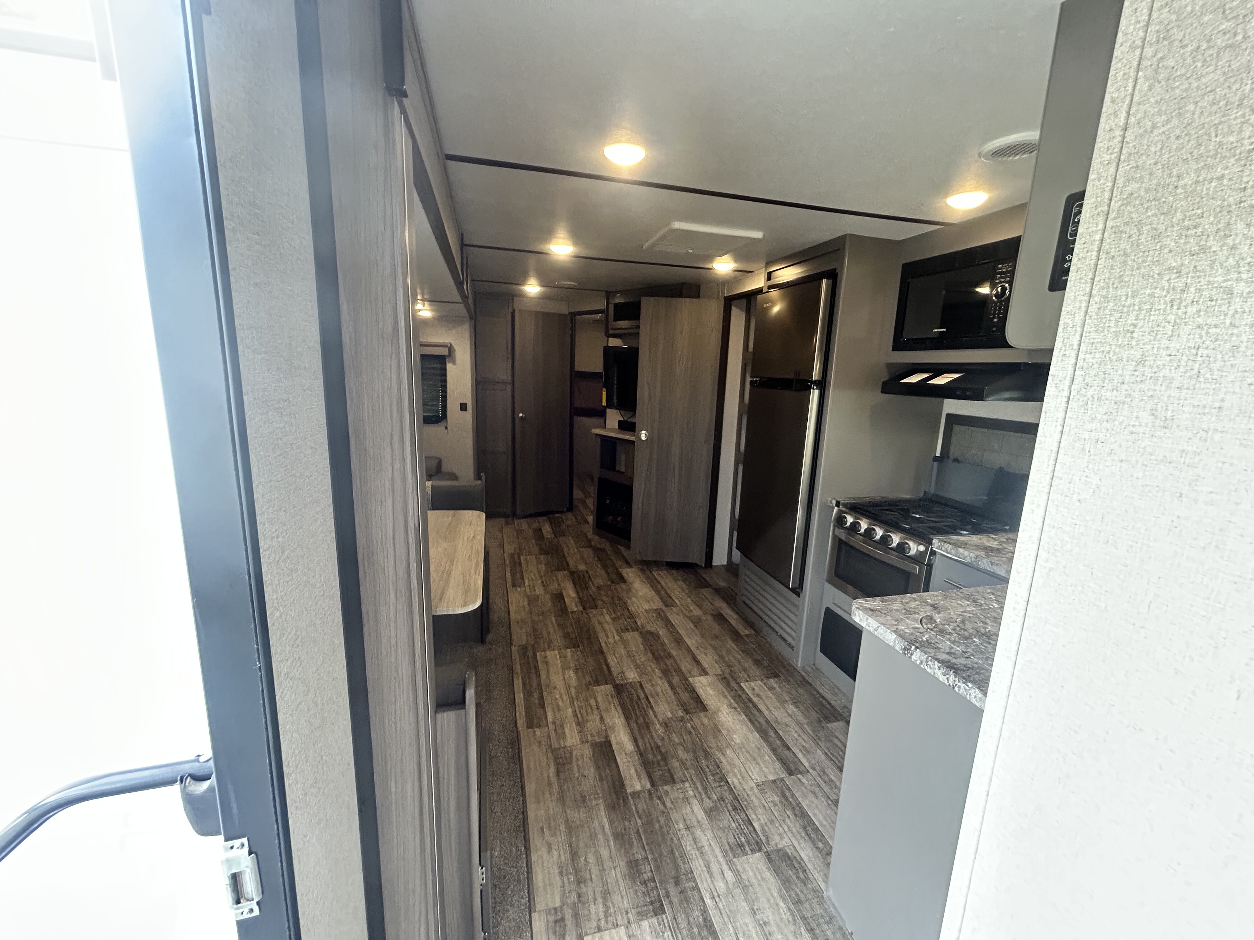2021 CROSSROADS VOLANTE LITE 33DB - Image 11