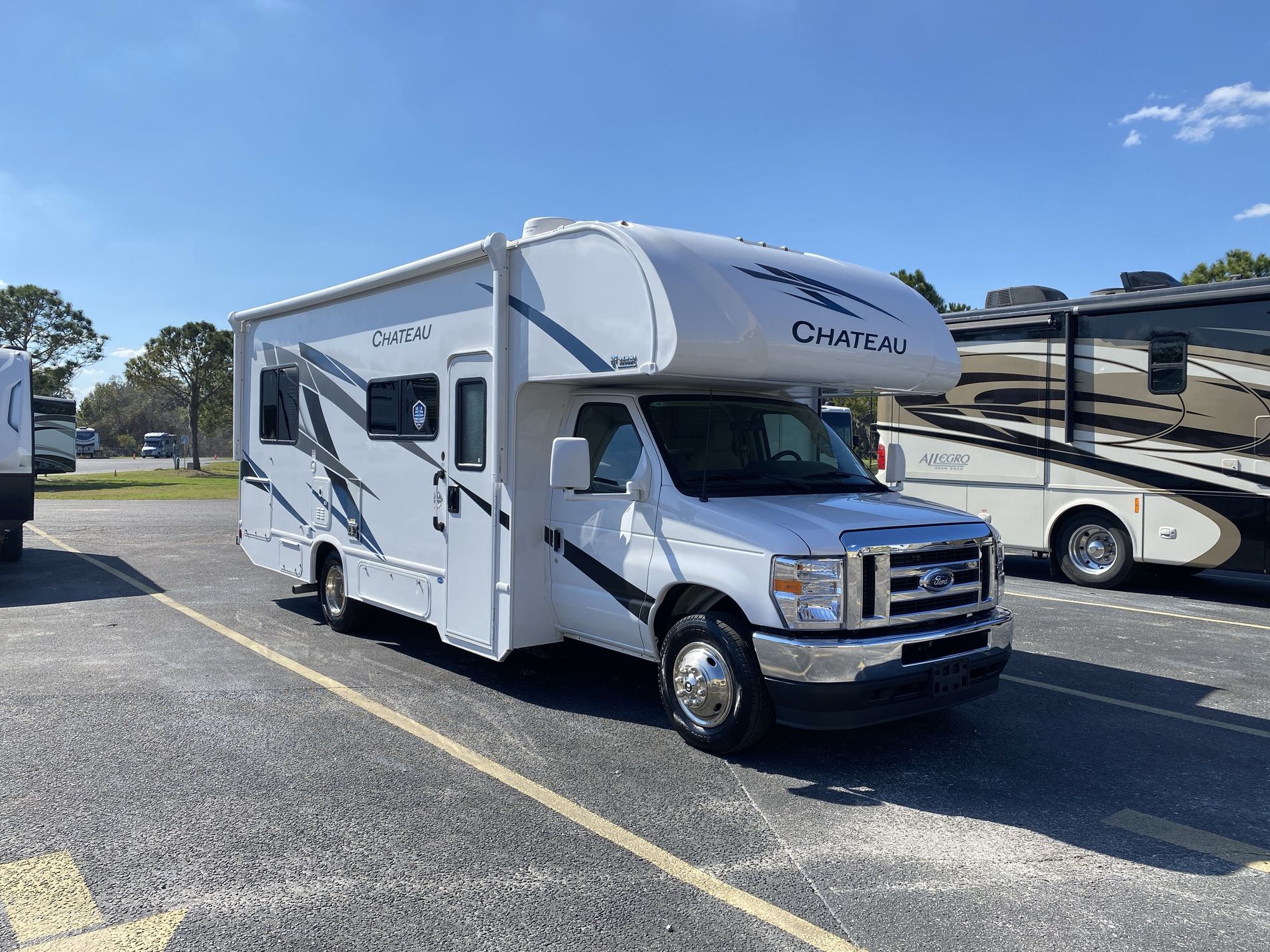 2025 Thor Motor Coach Chateau