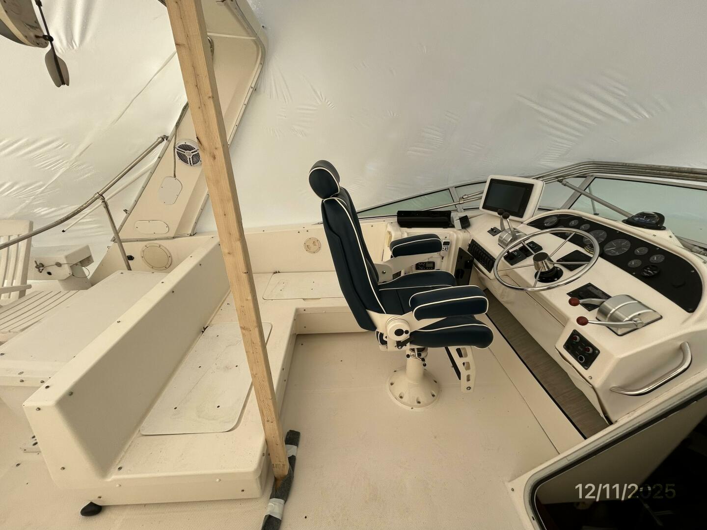 1998 Bayliner 4788 - Image 12
