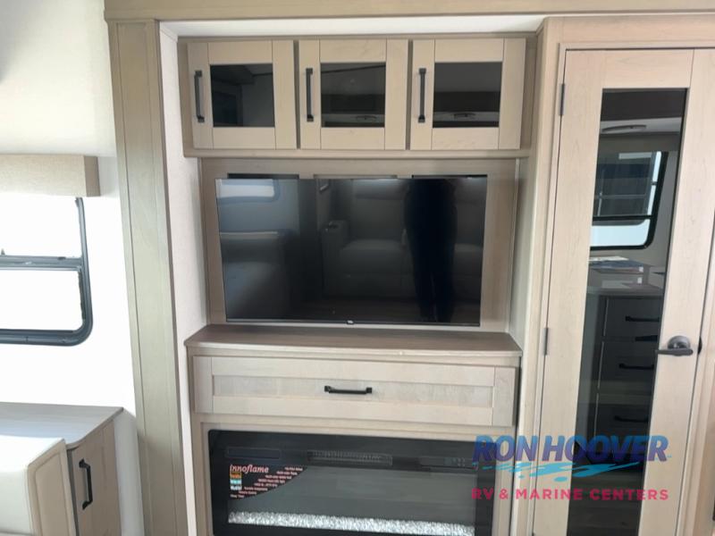 2026 GRAND DESIGN 337RLS - Image 19