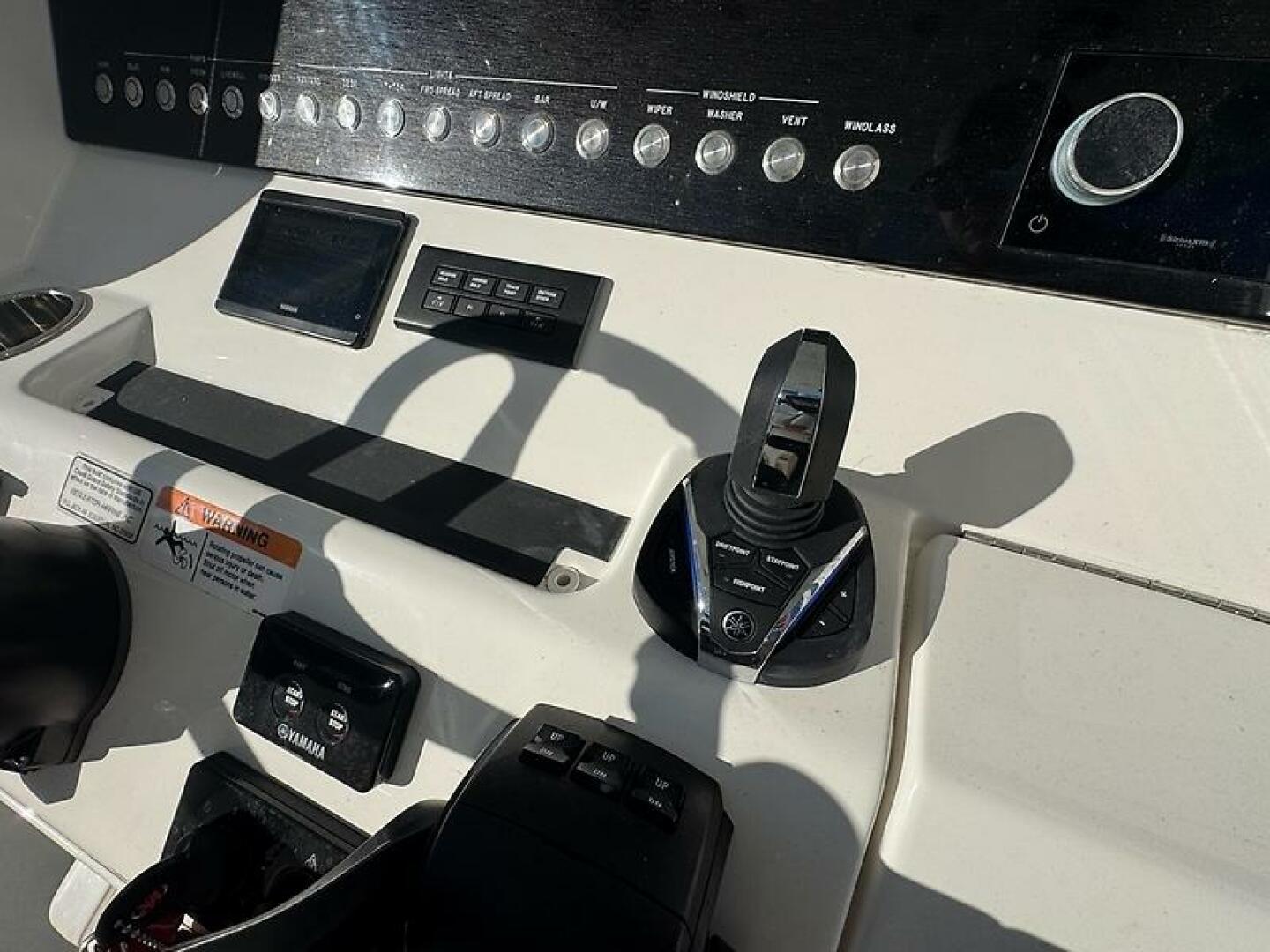 2022 Regulator 31 FS - Image 23
