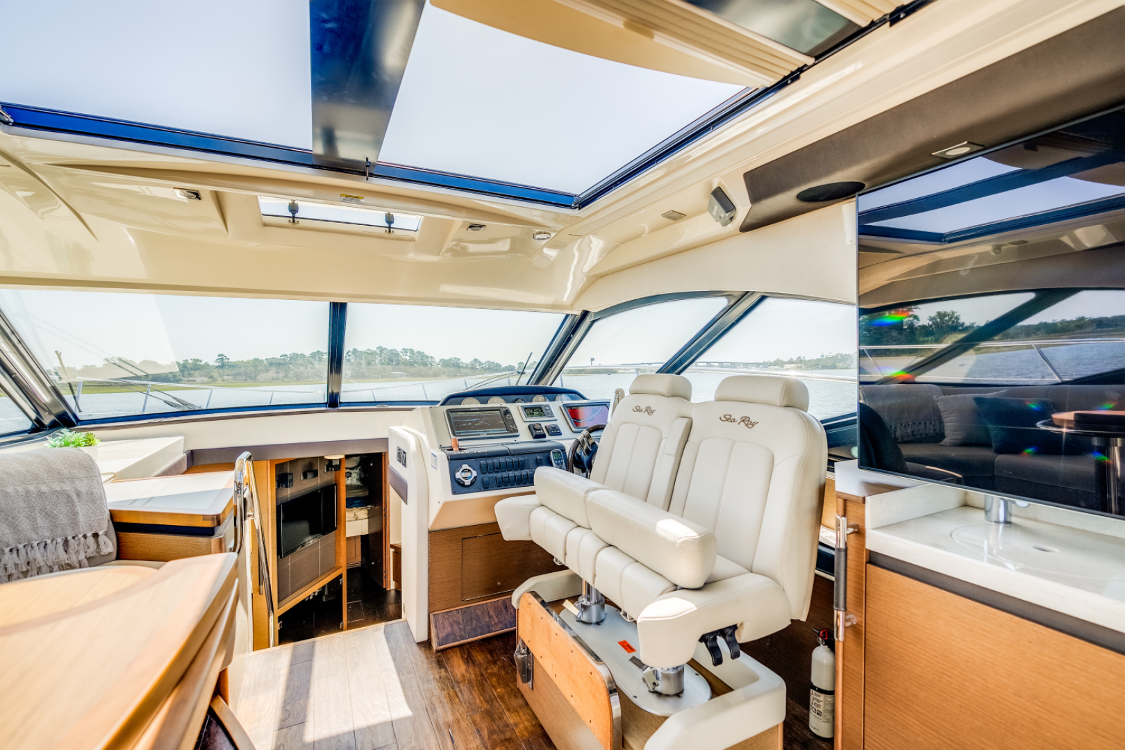 2013 Sea Ray 510 SUNDANCER - Image 71