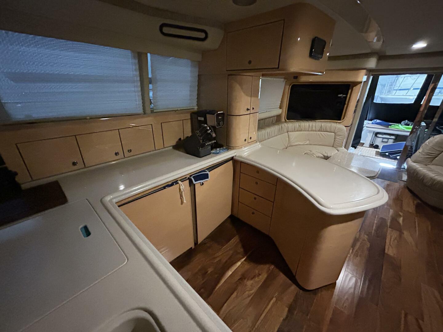 1999 Sea Ray 560 Sedan Bridge - Image 7