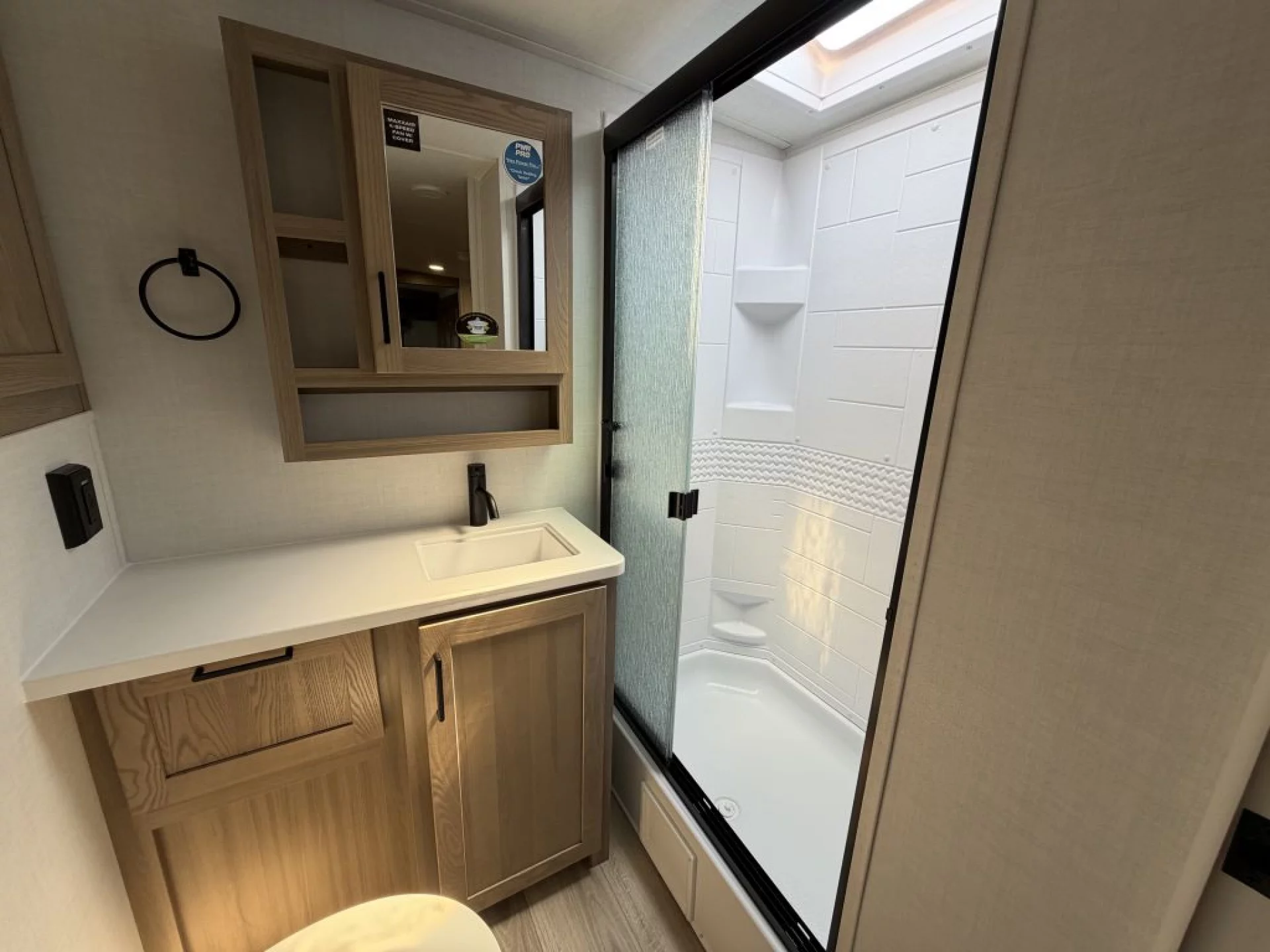 2027 FOREST RIVER ROCKWOOD MINI LITE 2513S - Image 43